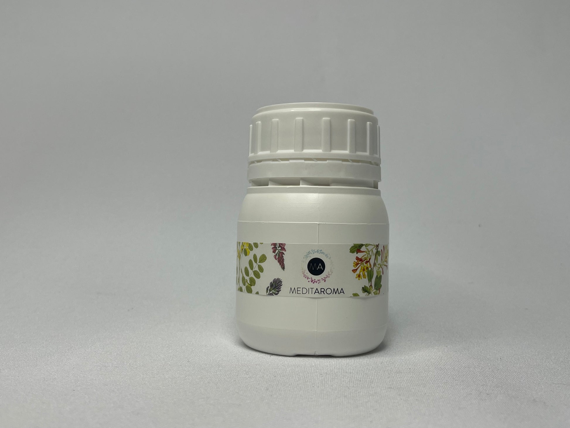 Bote de nebulización de 125 ml de color blanco con tapón con rosca y etiqueta decorativa